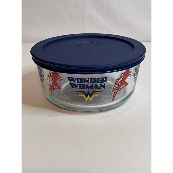 Wonder Woman Pyrex 30oz Glass Storage Container - LE - Picture 5 of 7